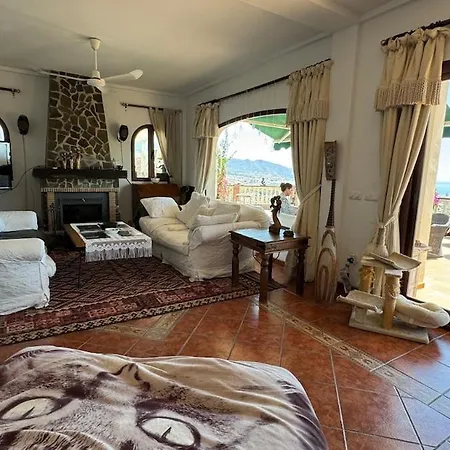 Lasueca Nerja * トロクス・コスタ