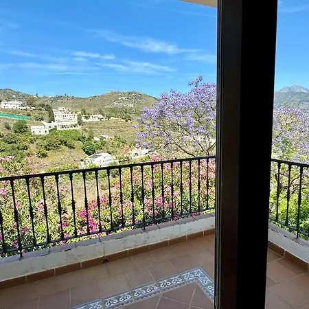 Lasueca Nerja Vila *