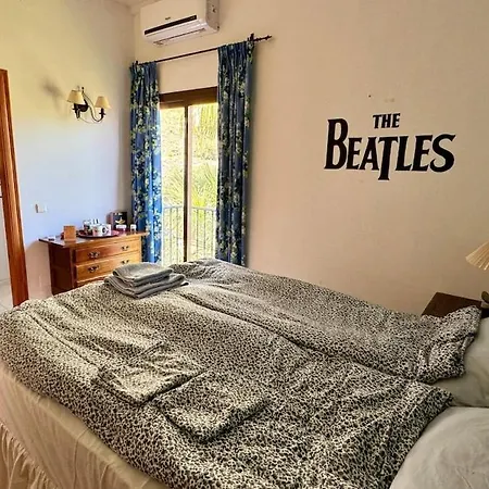 Lasueca Nerja * トロクス・コスタ